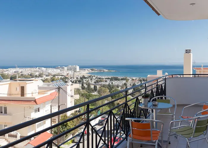 Groovy & Cozy With Private Seaview Rooftop Terrace Apartment